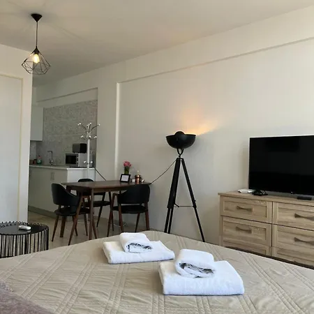 Almyria - By Imh Travel & Tours Apartman *