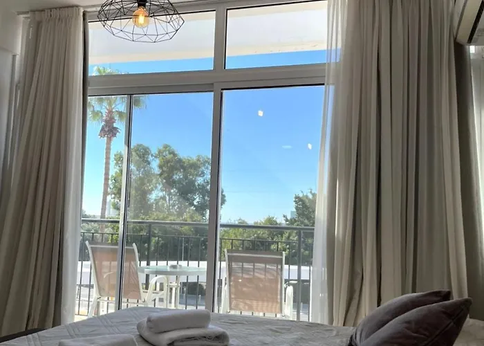 Almyria - By Imh Travel & Tours 아파트 *